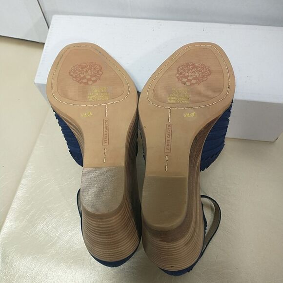 Vince Camuto Dovina Heels Woman's SZ 5M Blue . Condition is Pre-owned - Picture 10 of 12